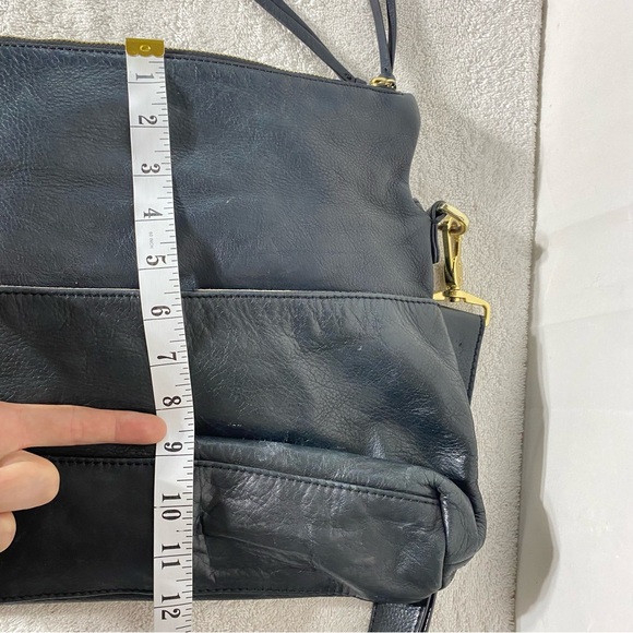 Margot Black Leather Crossbody Bag Purse Shoulder Bag - Picture 4 of 16